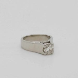 Ladies solitaire diamond ring – remodelled into new mount