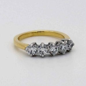 Ladies 18ct Gold Five Stone Diamond Ring, total diamond weight 1.50ct.