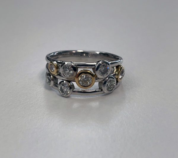 Ladies Boodle Style Ring with Diamonds
